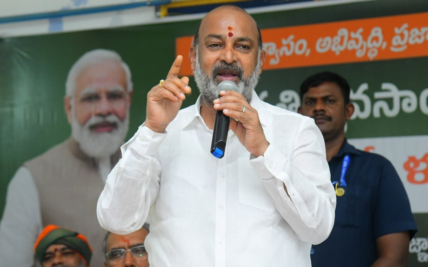 ఢిల్లీ ఆందోళనల్లో అరచాక శక్తులు