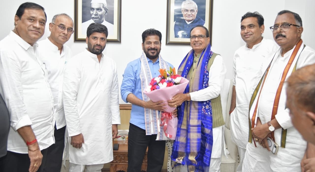 కేంద్ర మంత్రి శివరాజ్ సింగ్ చౌహాన్‌తో సీఎం రేవంత్ భేటీ