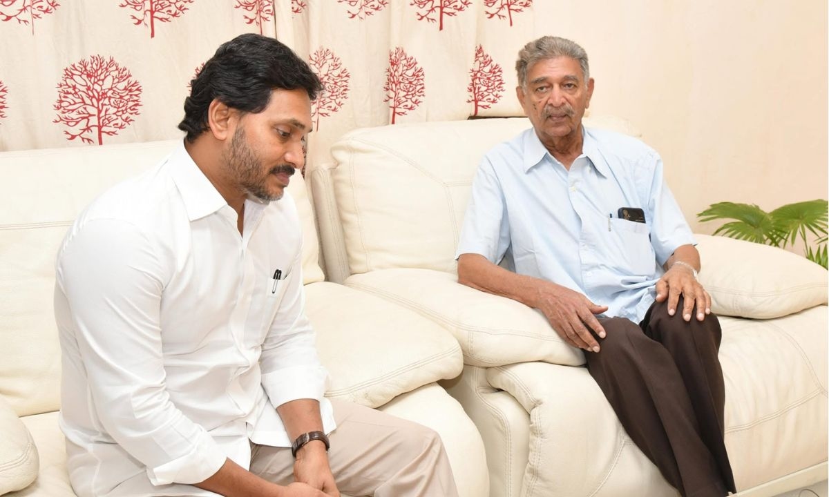 వైఎస్ జగన్ కుటుంబంలో విషాదం: ఆనంద్ రెడ్డి కన్నుమూత