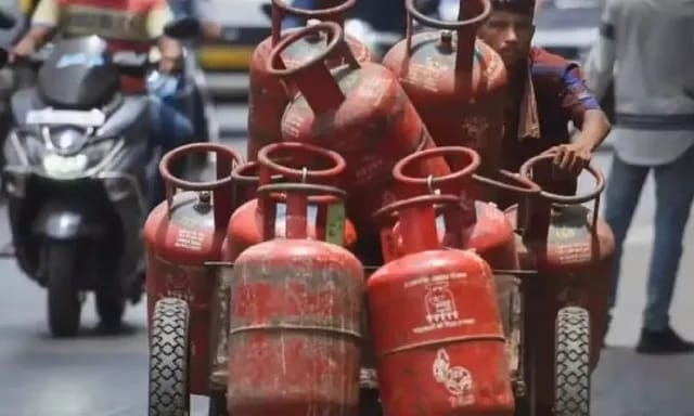 ఈ నెల 16 వరకే ఈ - కేవైసీ గడువు