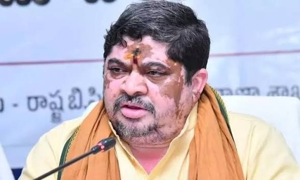 నిరుపేదల పథకాలపై వెనక్కితగ్గేది లేదు: మంత్రి పొన్నం ప్రభాకర్ 