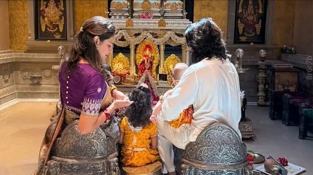 కుటుంబ సమేతంగా కృష్ణాష్టమి సంబరాల్లో రామ్ చరణ్, ఉపాసన