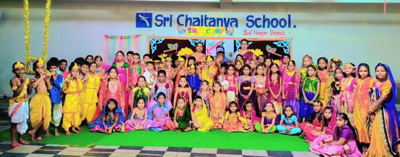 సంస్కృతీ సంప్రదాయాలు తెలుసుకోవాలి