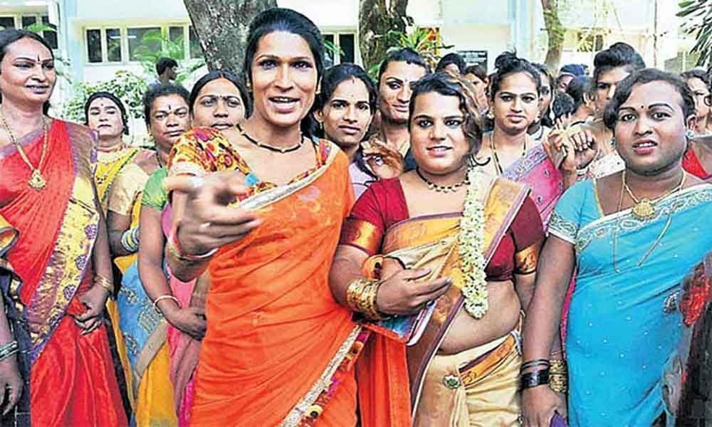 హిజ్రాల శాపంపై అపోహలు.. పరువు భయంతోనే వసూళ్లకు తలొగ్గుతున్న జనం!