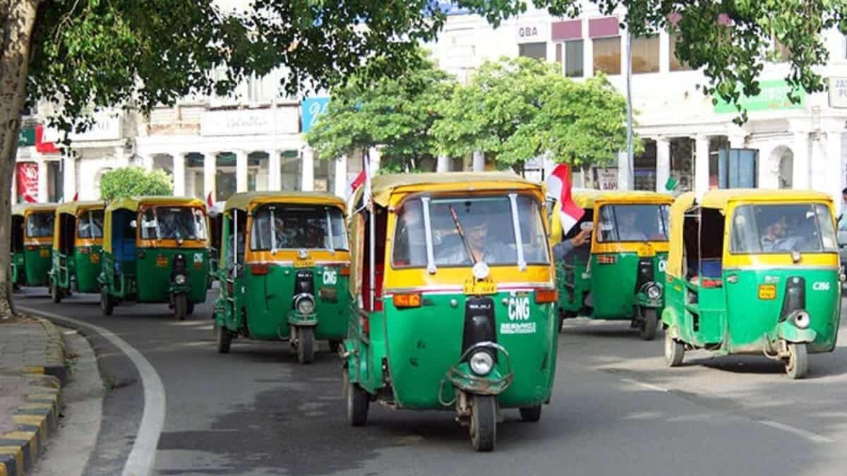 తెలంగాణలో భగ్గుమననున్న ఆటో ఛార్జీలు: 12 ఏళ్ల తర్వాత పెంపునకు ప్రతిపాదనలు