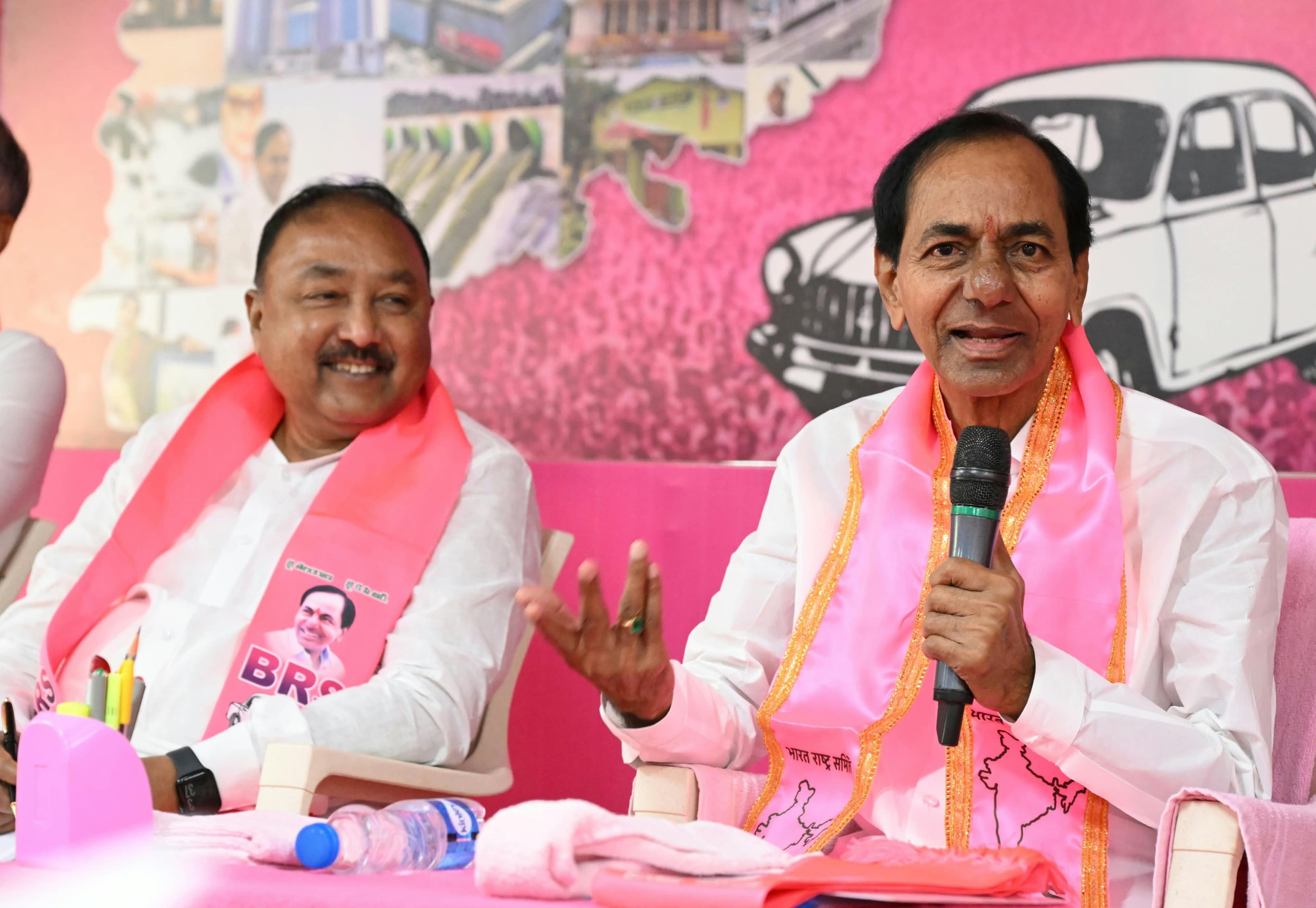 పాలన చేతగాక తిట్ల పురాణం: ఎర్రవల్లి బీఆర్‌ఎస్‌ శాసనసభాపక్ష సమావేశంలో కేసీఆర్‌