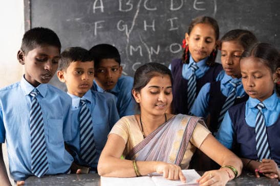 TET లేకపోతే నో ఉద్యోగం: టీచర్ల నియామకాలపై సుప్రీంకోర్టు సంచలన తీర్పు!