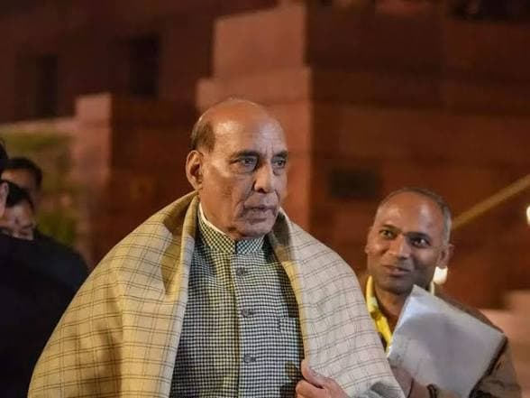 దేశ ఆర్థిక వృద్ధికి 'మోడీనామిక్స్'.. ప్రధానిపై రాజ్‌నాథ్ సింగ్ ప్రశంసలు!