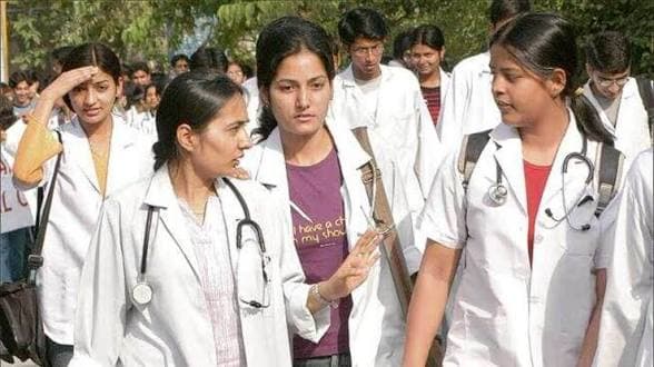 ఏపీ వైద్య విద్యార్థులకు ఊరట: స్టైపెండ్ పెంపుకు ప్రభుత్వ గ్రీన్ సిగ్నల్