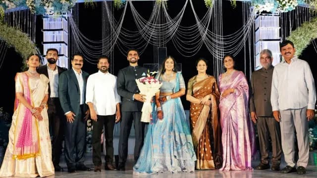 షర్మిల కూతురు అంజలి ఎంగేజ్‌మెంట్.. ఆశీర్వదించిన సీఎం రేవంత్ దంపతులు!