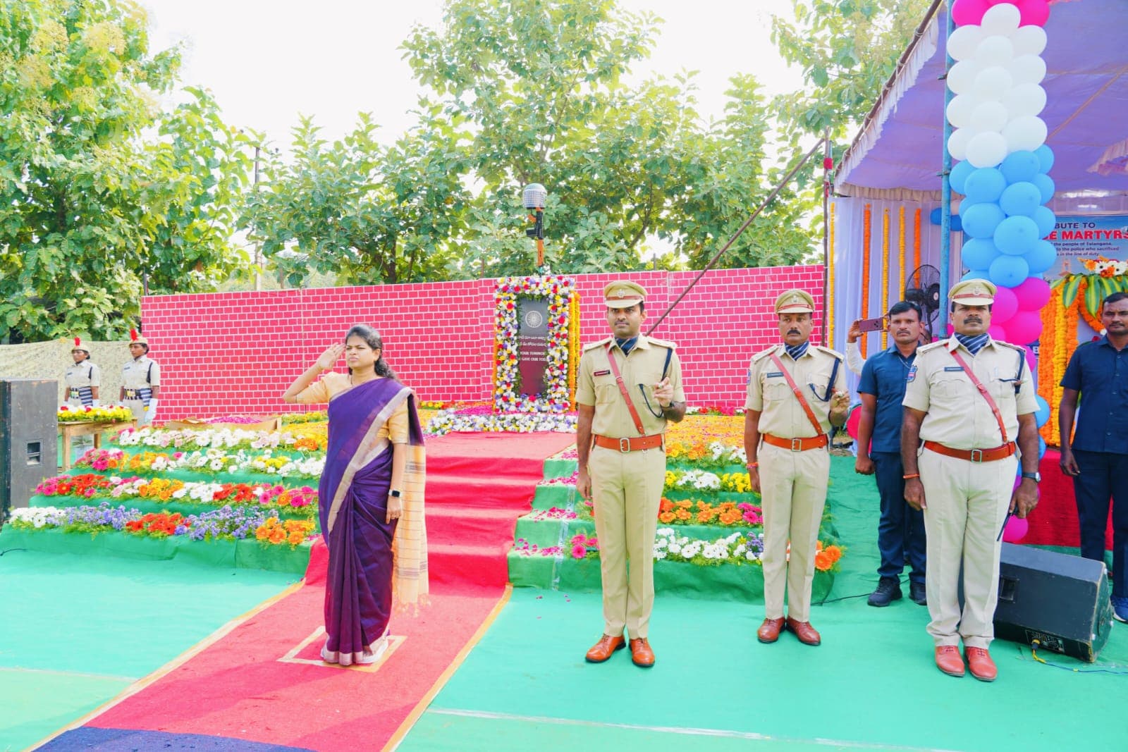 పోలీస్ అమరవీరుల త్యాగాలు చిరస్మరణీయం