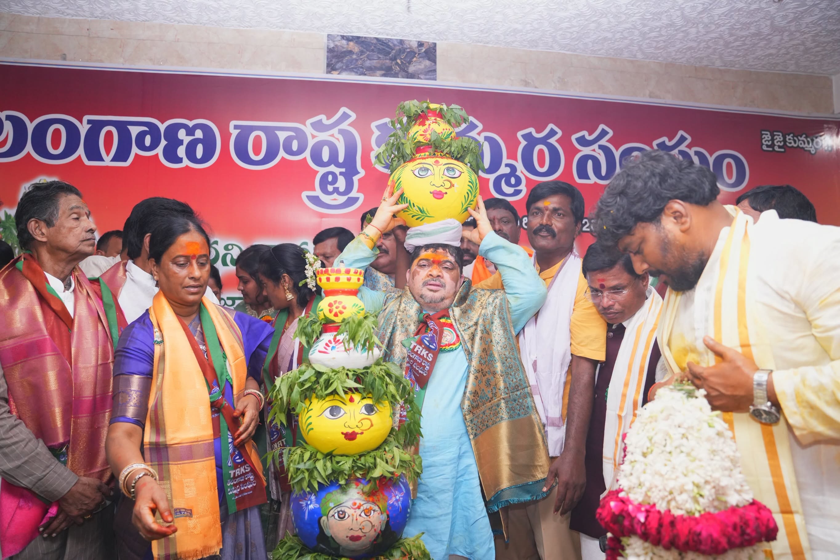 గోల్కొండ కోటలో ఘనంగా ఆషాఢ బోనాల ఉత్సవాలు ప్రారంభం