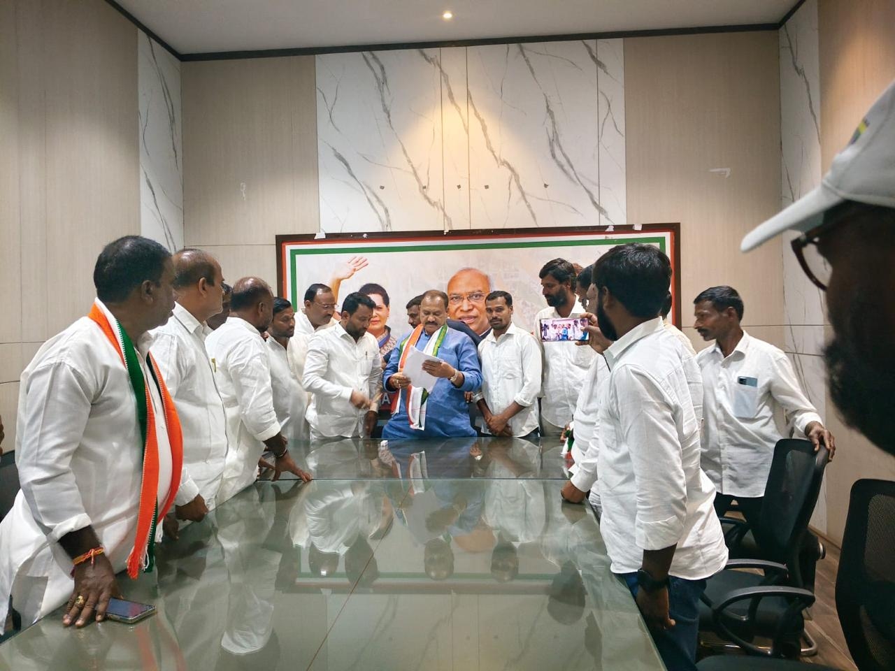 శివ్వంపేట కాంగ్రెస్లో అసమ్మతి జ్వాలలు