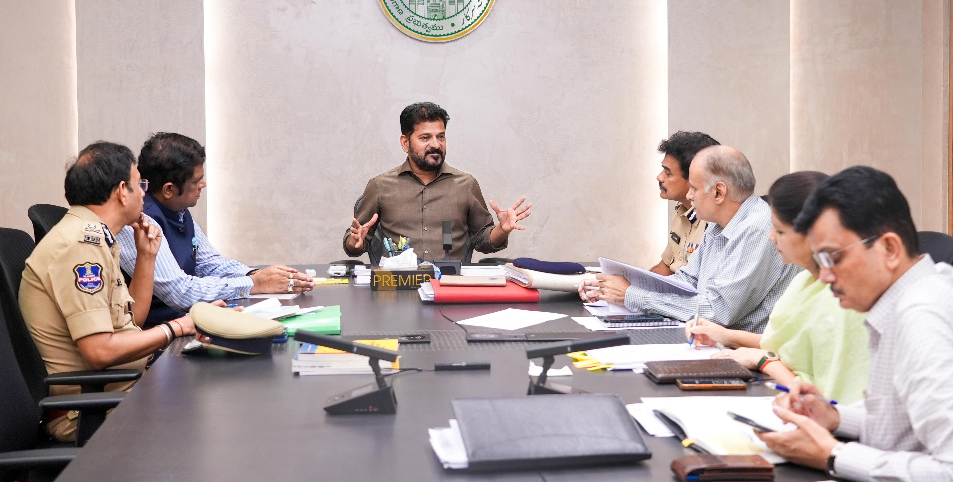 పకడ్బందీగా ఉద్యోగ నియామకాలు.. పోలీస్ రిక్రూట్మెంట్ ప్రక్రియపై సీఎం ఆదేశాలు