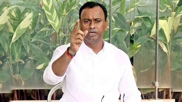 ఇందిరమ్మ ఇళ్లపై రాజగోపాల్ రెడ్డి సంచలన వ్యాఖ్యలు!
