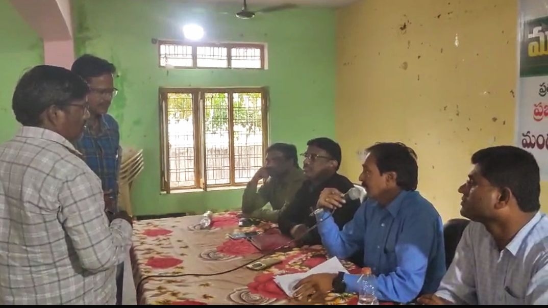 ప్రజల సమస్యలకు వేదికగా మండల స్థాయి ప్రజావాణి..