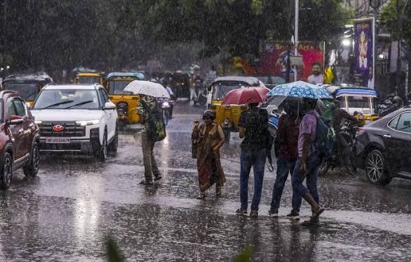 తెలంగాణలో వర్షాలు.. 13 జిల్లాలకు వాతావరణ శాఖ అలెర్ట్