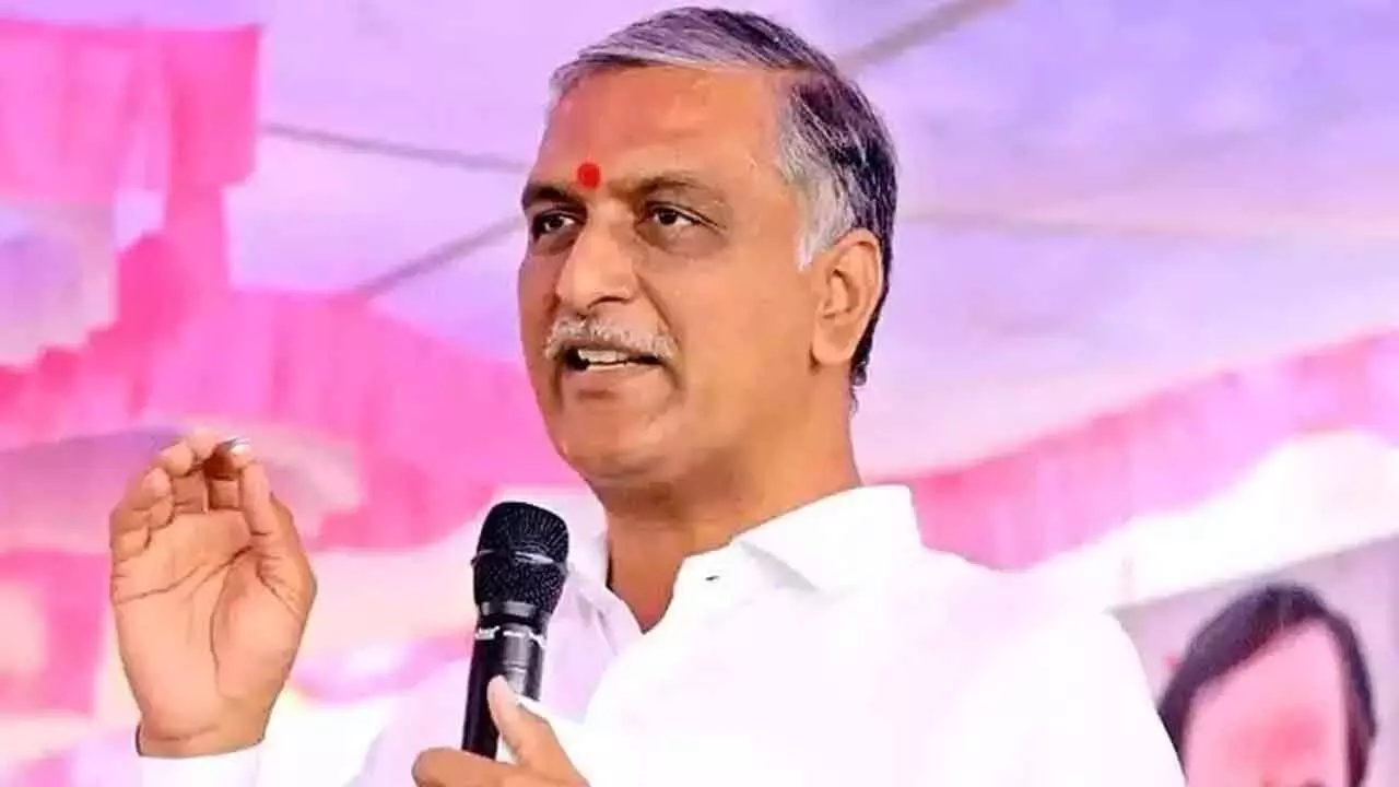 మంత్రి పొంగులేటిపై హరీష్ రావు ఫైర్: 22A భూముల పై ప్రశ్నల వర్షం