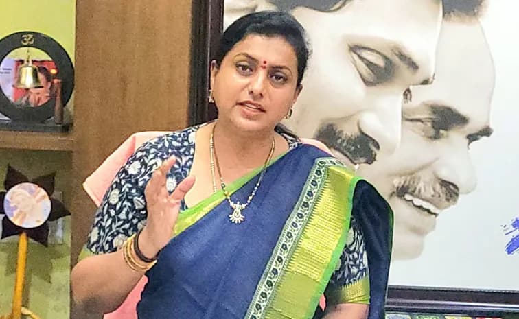 నిజాన్ని ఎదుర్కోలేకనే మీడియాలపై ఆంక్షలు: సీఎం చంద్రబాబుపై రోజా ఫైర్
