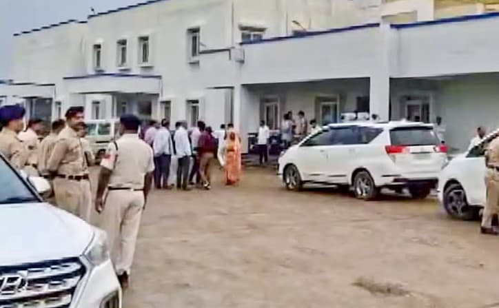 మధ్యప్రదేశ్లో కల్తీ మద్యం కల్లోలం.. సాగర్ జిల్లాలో 12 మంది మృతి