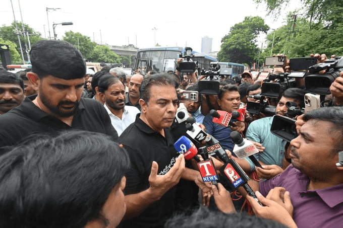 అసెంబ్లీ ఘటన కేసులో కేటీఆర్ పీఏ, పీఆర్వోల విచారణ