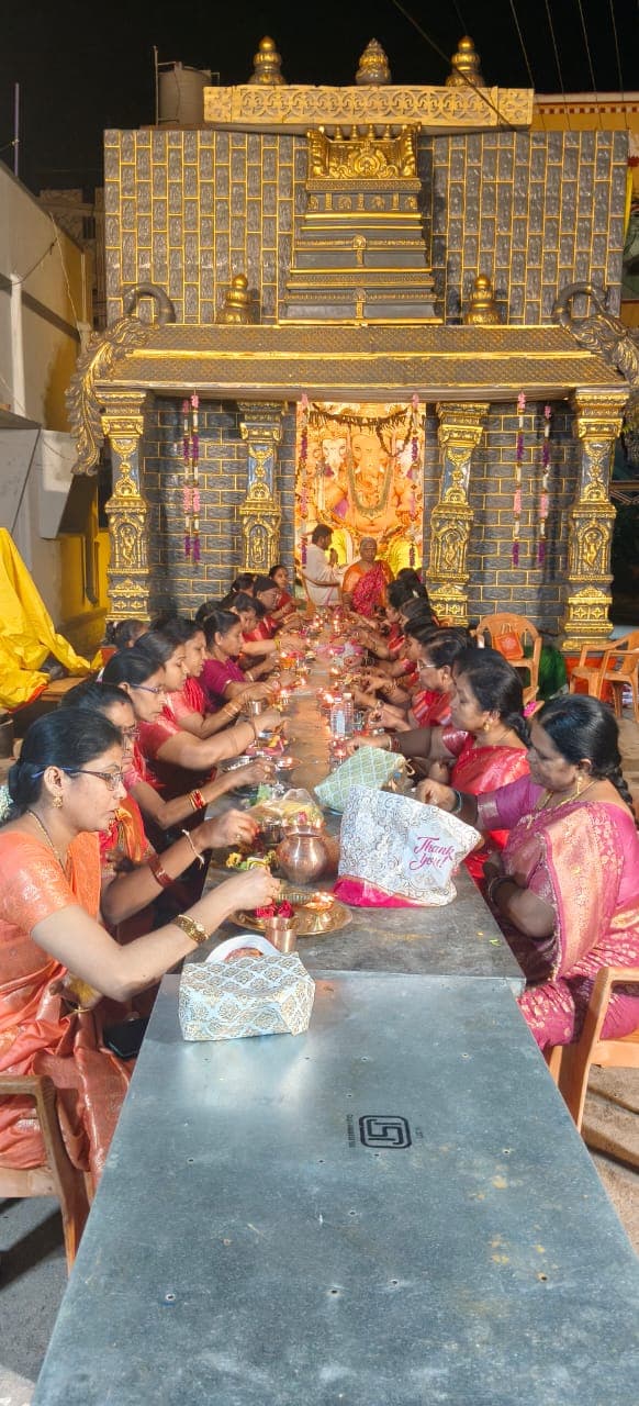 రెడ్డి స్ట్రీట్ యూత్ గణేష్ కమిటీ ఆధ్వర్యంలో ఘనంగా కుంకుమ పూజ కార్యక్రమం