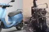 Electric bike burnt : కామారెడ్డిలో ఎల‌క్ట్రిక్ స్కూటీ ద‌గ్ధం.. త‌ప్పిన ప్ర‌మాదం