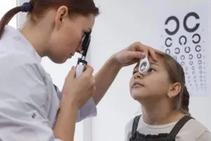 Children Eye Health : పిల్లల కంటి ఆరోగ్యం పై తల్లిదండ్రులు ఎలాంటి జాగ్రత్తలు తీసుకోవాలో తెలుసా..