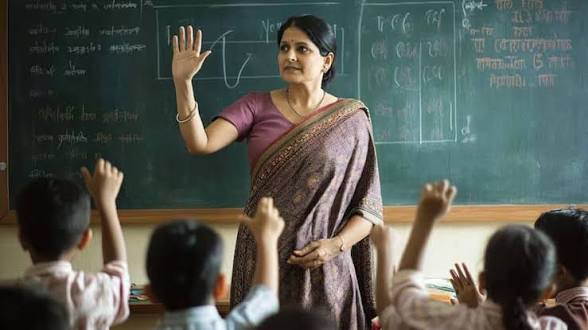 దీర్ఘకాలికంగా విధులకు గైర్హాజరయ్యే ఉపాధ్యాయులపై కఠిన చర్యలు
