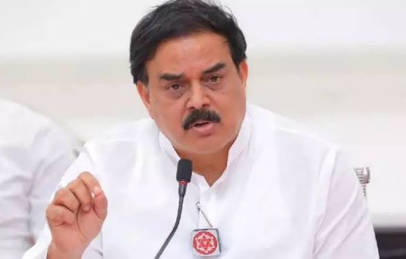 స్థానిక పోరు: కొత్త ముఖాలకూ జనసేన తలుపులు తెరిచింది!