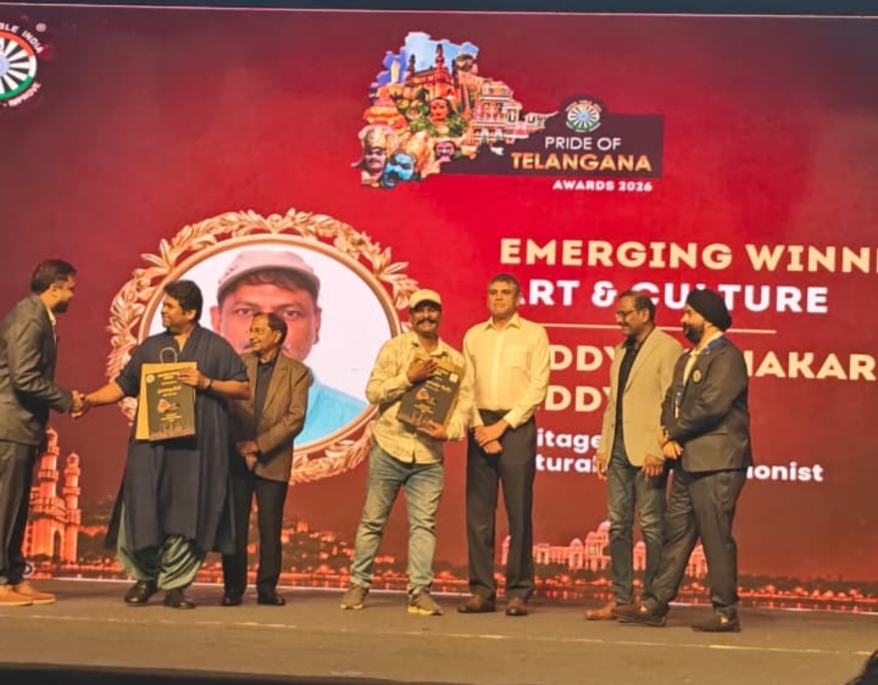 ప్రైడ్ ఆఫ్ తెలంగాణ అవార్డుతో రెడ్డి రత్నాకర్ రెడ్డికి ఘన సత్కారం