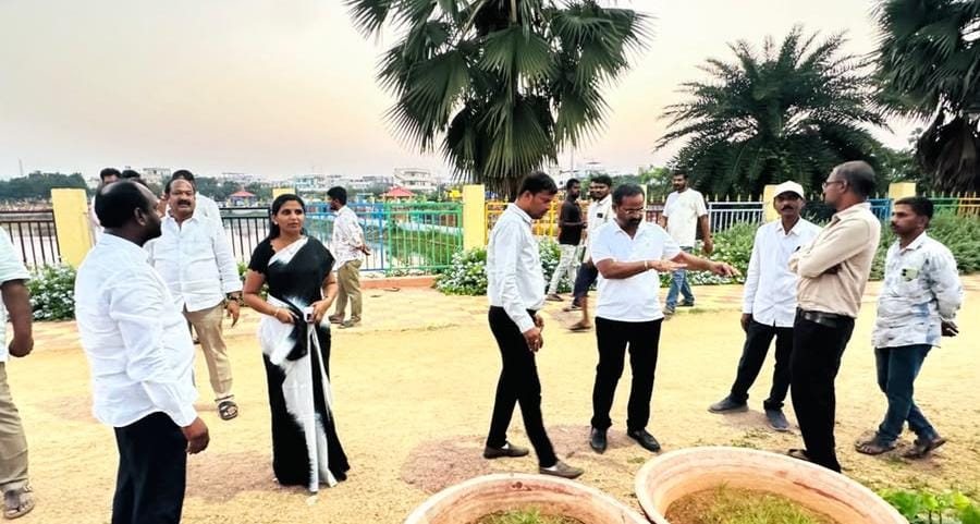 బతుకమ్మ కుంట సుందరీకరణపై మున్సిపల్ చైర్పర్సన్ బాలమణి శ్రీనివాస్ ప్రత్యేక దృష్టి